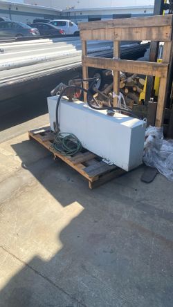 Transfer gas tank for truck bed