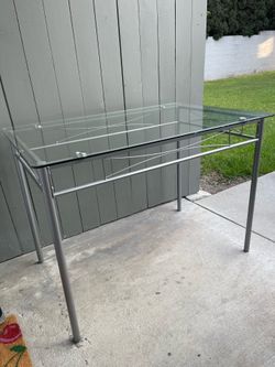 Kitchen dining table