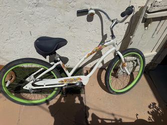 Electra woman’s beach cruiser