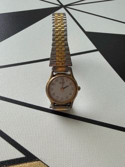 UNTESTED Ladies SEIKO WATCH 28-30mm