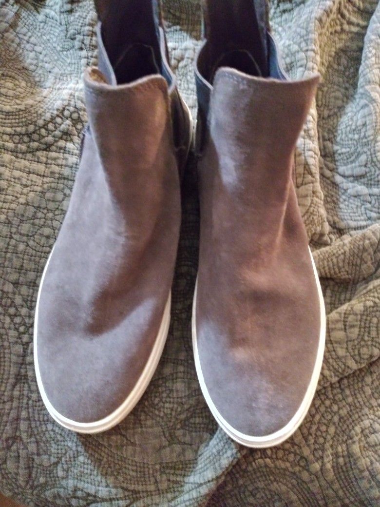 Women's UGG boots