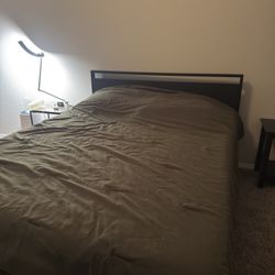 Queen mattress + Frame 