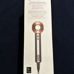 Dyson Supersonic hair dryer (5 attachments) NEW