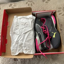 Women Puma sneakers