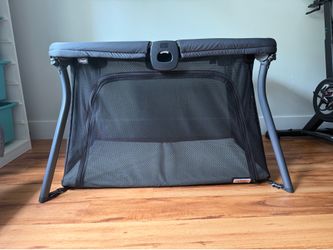 Chicco Alfa Lite lightweight Travel Playard