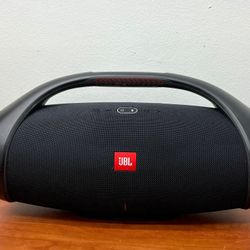 JBL Boombox 2 
Portable Wireless Bluetooth IPX7 Waterproof Speaker 
MINT CONDITION 👌🏽👌🏽

