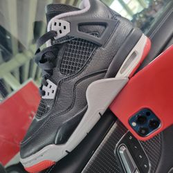 Air Jordan 4 Retro