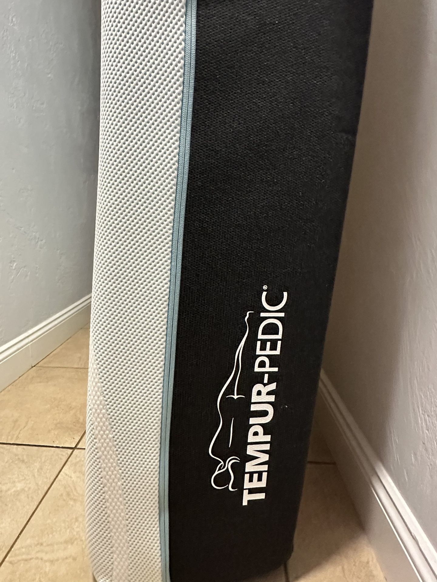 King Size Tempur-Pedic ProBreeze Hybrid Mattress With Matching Base And Metal Frame