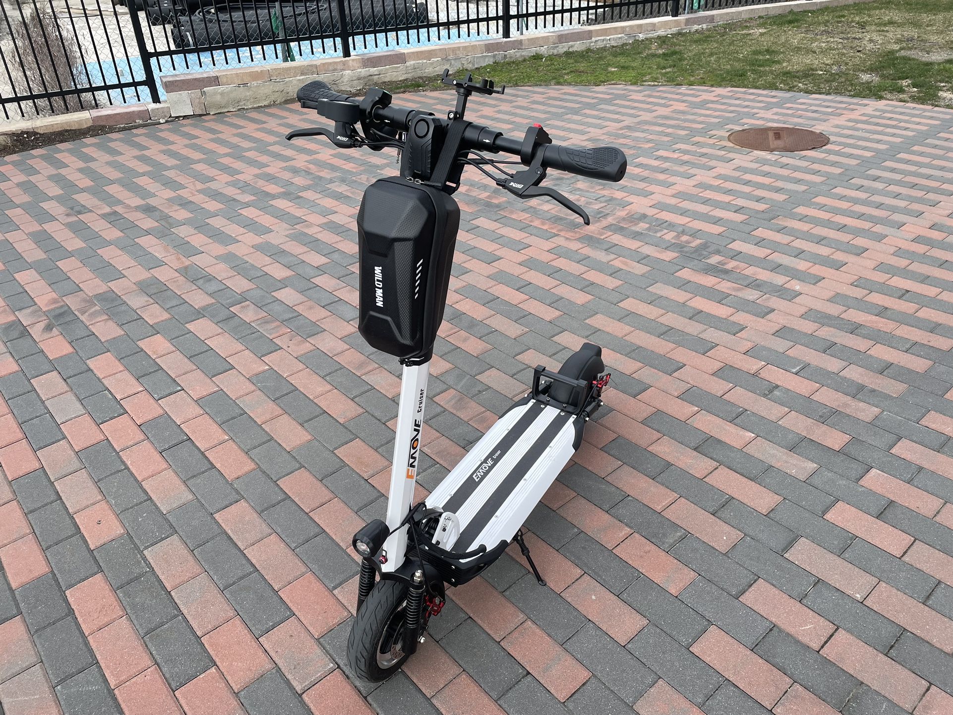 Emove Cruiser Scooter