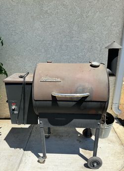 Traeger elite pellet grill