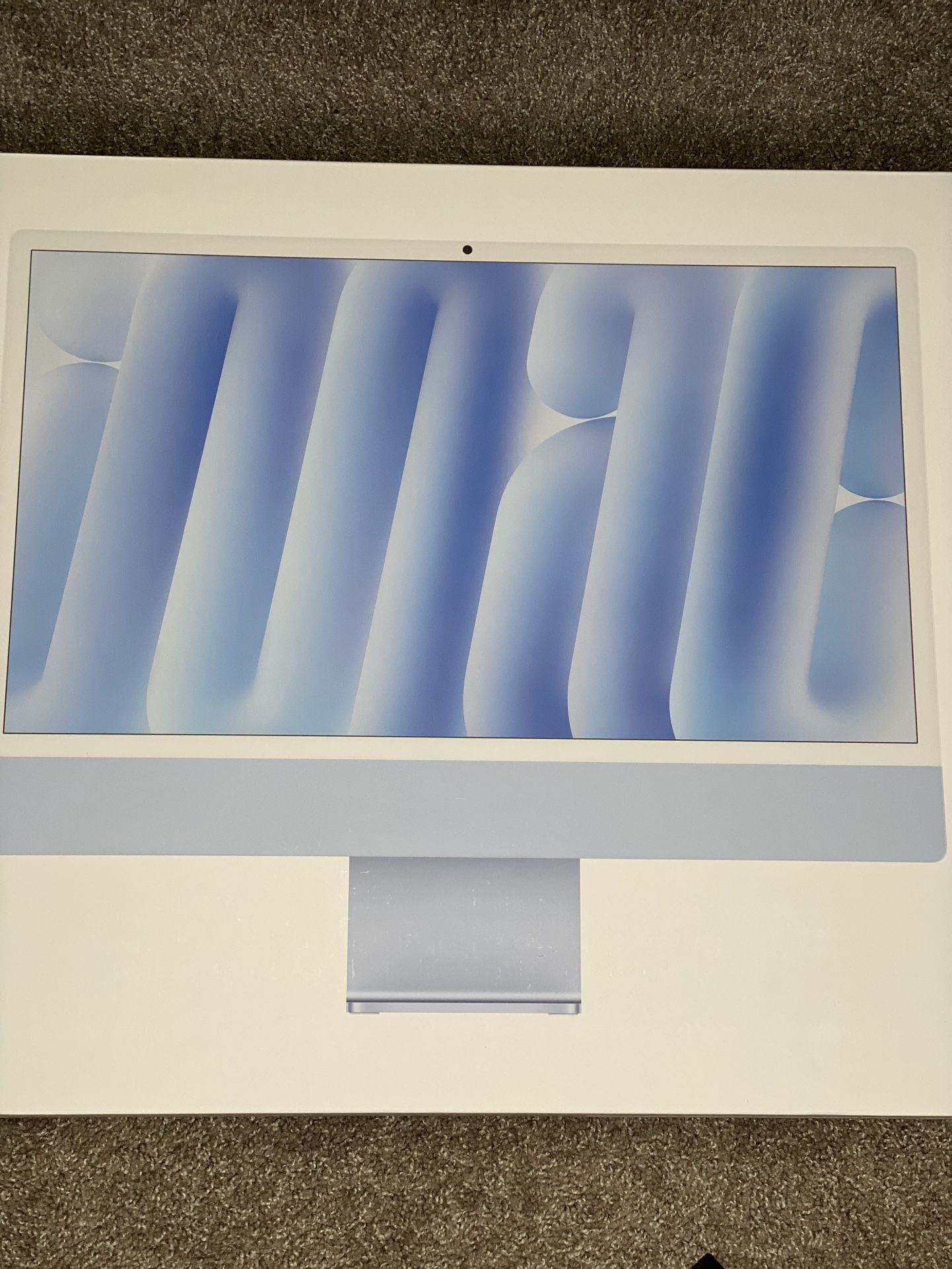 iMac 24" - M4 Chip - 16GB / 512GB - $1,650