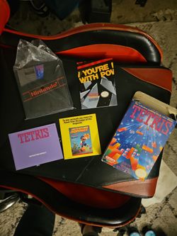 NES 1989 Tetris Game, includes pristine poster, and instructions!