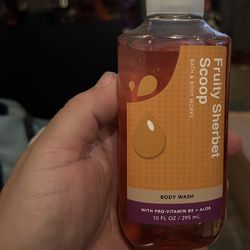 BATH & BODY WORKS BODY WASH 