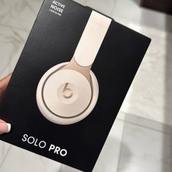 Beats Solo Pro 