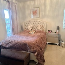 Bedroom set