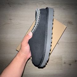 Ugg Tasman Slipper “Black”