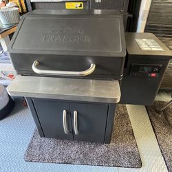 Traeger Silverton 620 Pellet Smoker Grill, 6-1 Unit, Local Pickup Corona, CA