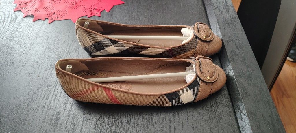 Burberry Flats