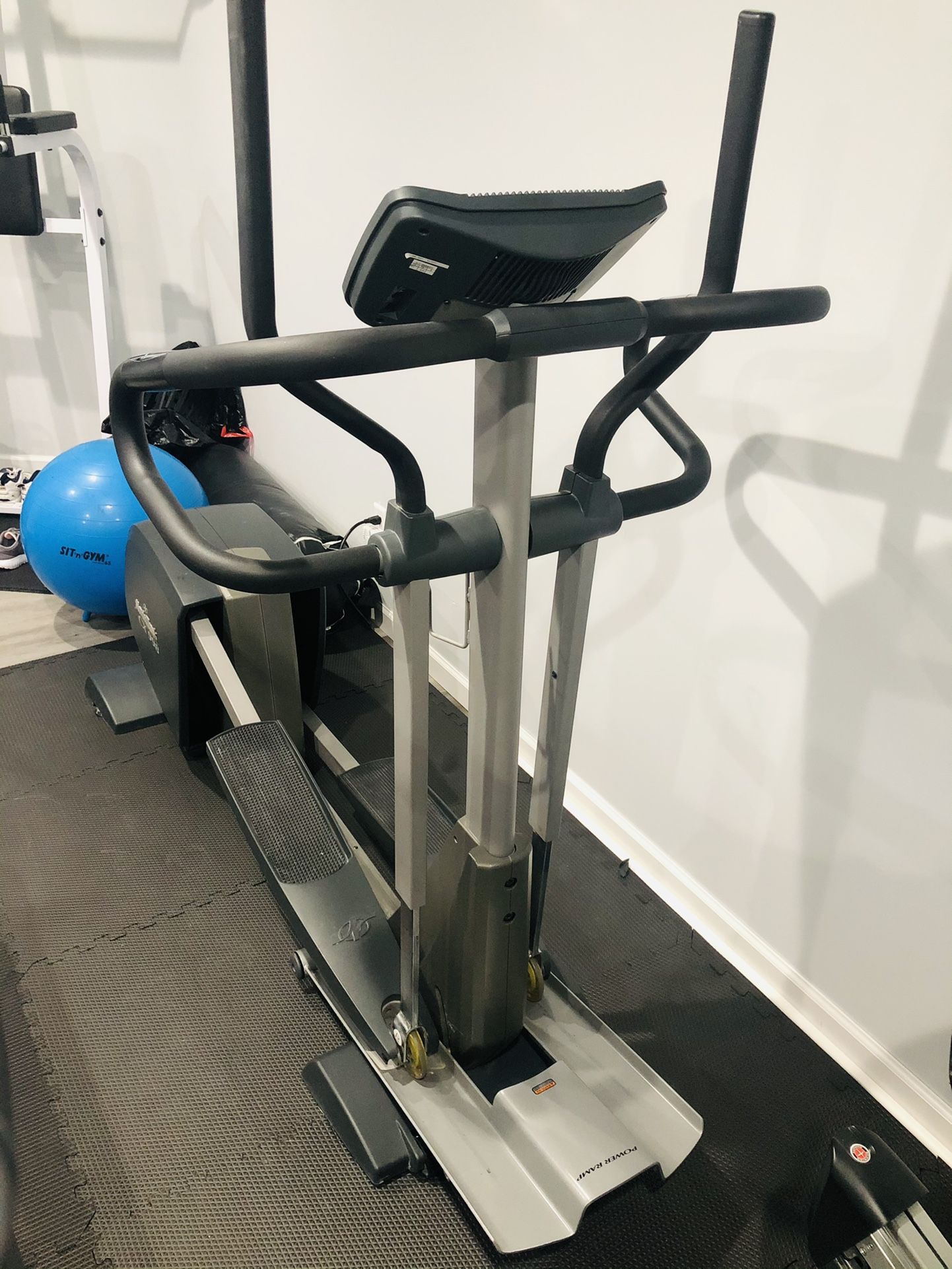 PENDING PICKUP NordicTrack CX 998 Elliptical for Sale in Bolingbrook