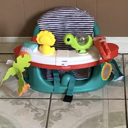 LIKE NEW INGENUITY BABY HIGH CHAIR !!!!