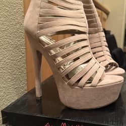 Nude Color Suede Heels! Sz 7.5