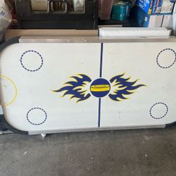 Air Hockey Table