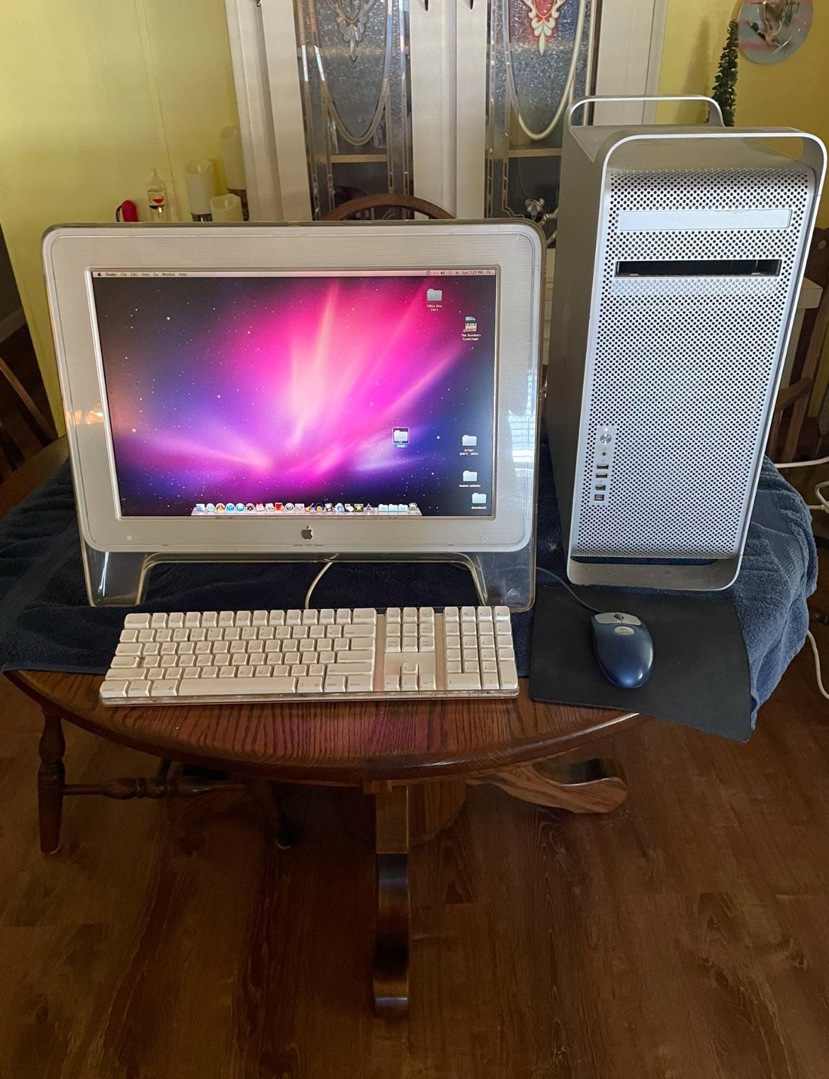 Mac Apple Titanium desktop Intel With Apple Monitor