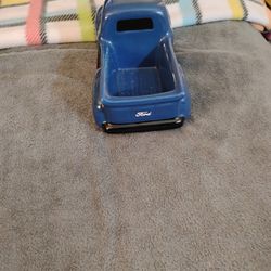 Ford Decoration 