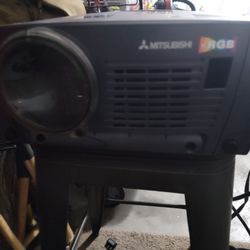 Mitsubishi X490U Conference Projector 3 LCD Portable XGA Iris Sensor Speaker