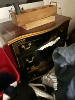 Dresser 