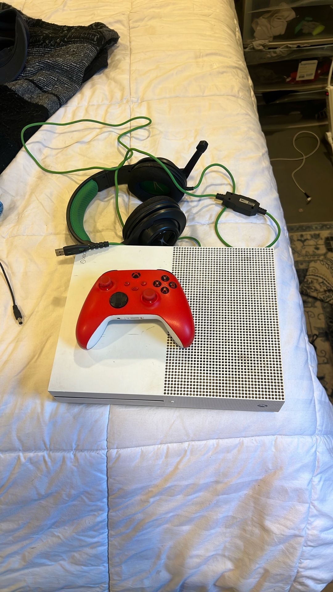 XBOX ONE S BUNDLE