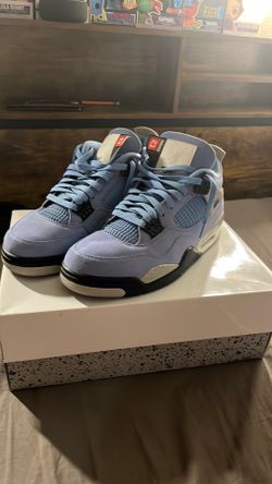 Jordan 4 Retro university blue #sneakers #Jordan