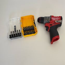 Milwaukee M12 FUEL Hammer Drill Kit