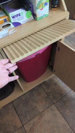 Trash can table