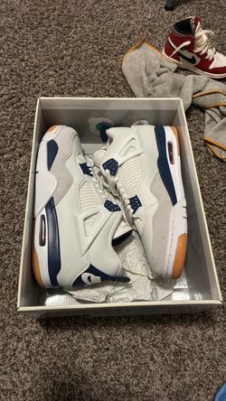 Navy Sb Jordan 4