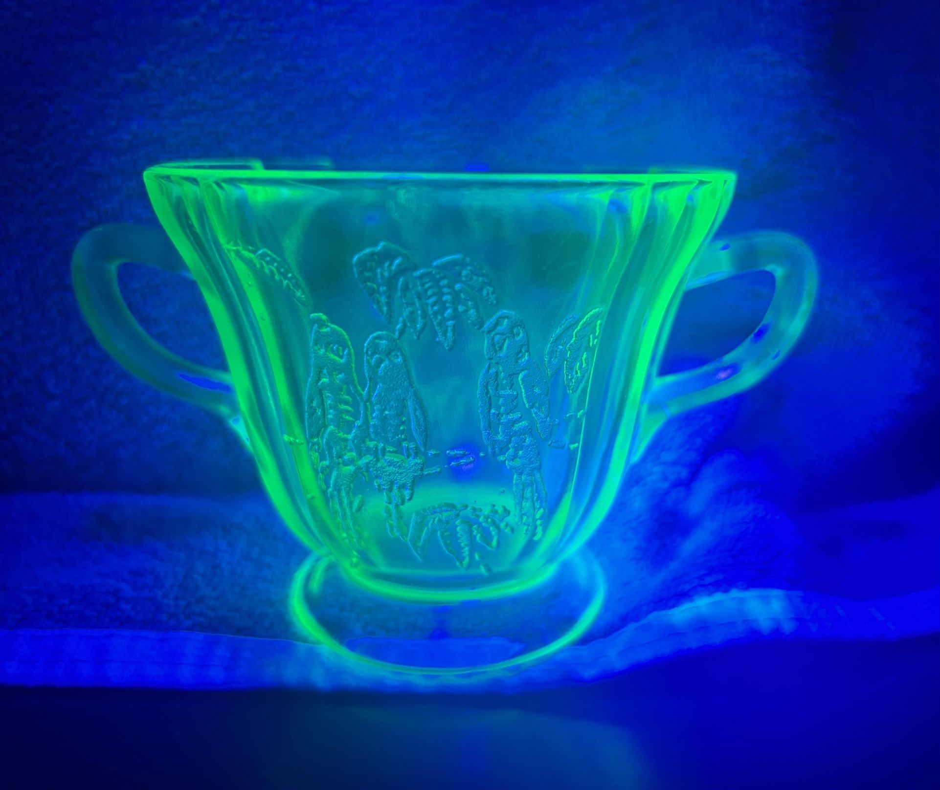 Federal Glass - Sylvan Parrot Green Uranium Depression Glass Sugar Bowl