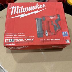 📌Milwaukee M12 12-Volt 23-Gauge Lithium-Ion Cordless Pin Nailer (Tool-Only)👉PRECIO FIRME NO MENOS👉$150