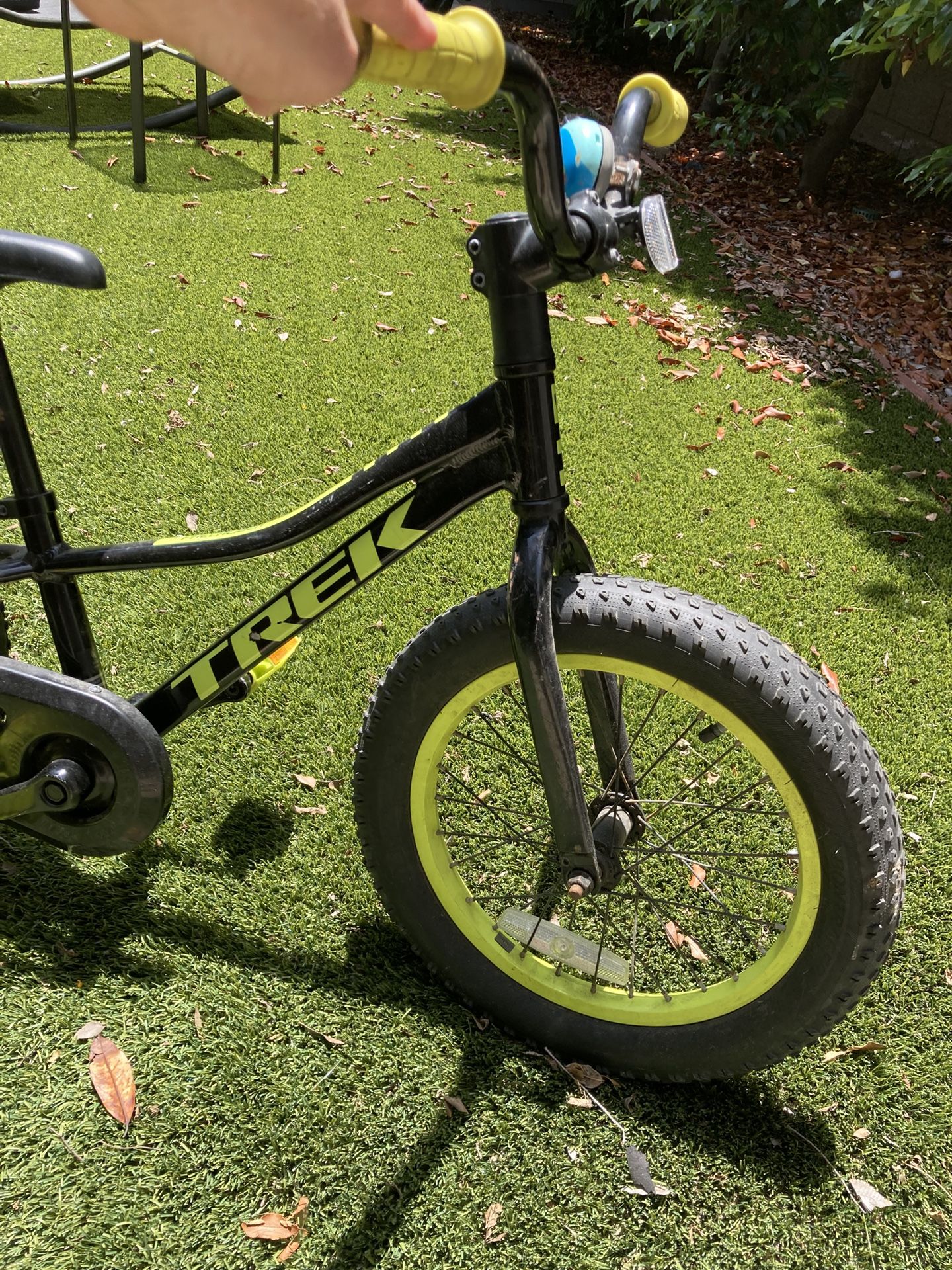😎 Trek 16” Boys Youth Bike Summer Fun Exercise