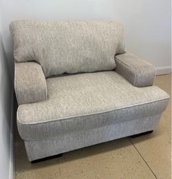 Ashley Furniture Alesandra Oversized Chair – Parchment – Excellent Condition