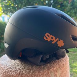 Spy helmet adjustable to size