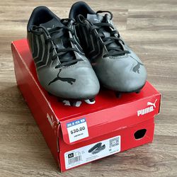 Puma Soccer Shoes Size 5.5 - Excellent Condition, used 3-4 times only  