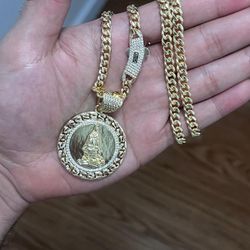 chain and pendant 