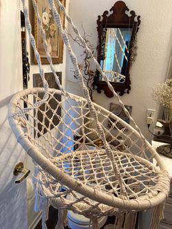 Macramé swing/Boho swing/balcony swing patio swing