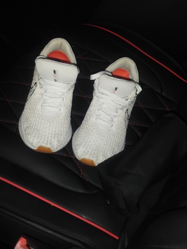 Womens Nike Air React Size 6.5