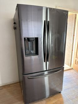 Samsung Refrigerator With French Doors For Sale
