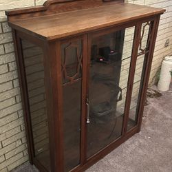 Vitrine Victorian Eastlake Wavy Glass Display Cabinet. 1920s