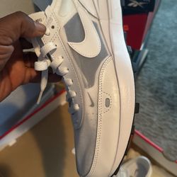 nike all white running shoes 