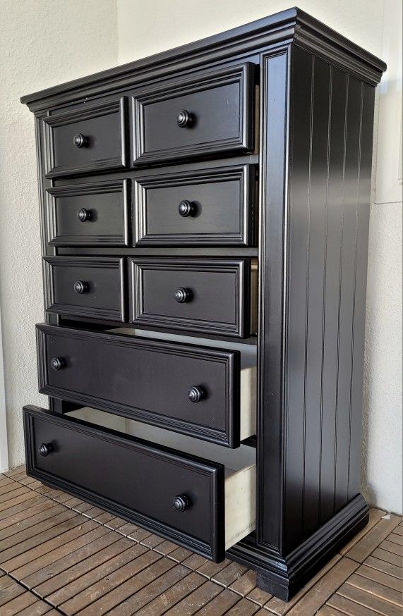 Lovely Dresser