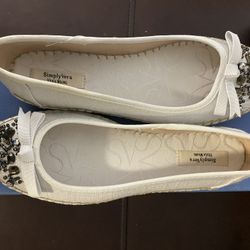 Vera Wang White Canvas Flats Sz 8