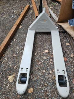 New Pallet jack